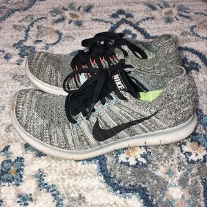 Nike Free Run Flyknit size 6 women’s